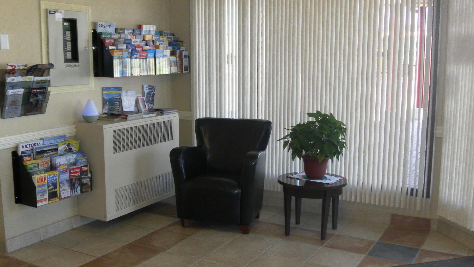Stampeder Inn Ponoka Екстериор снимка