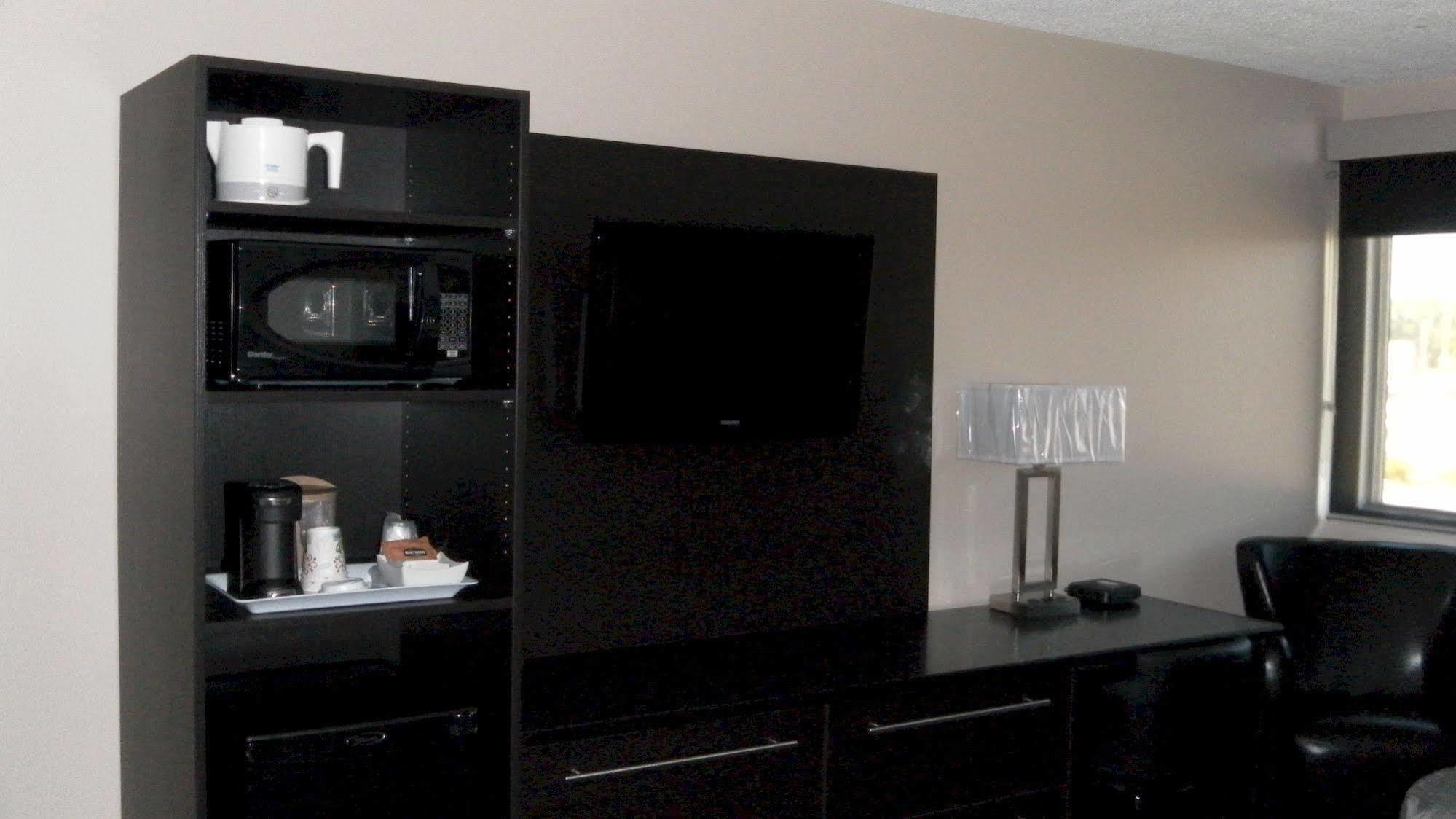 Stampeder Inn Ponoka Екстериор снимка