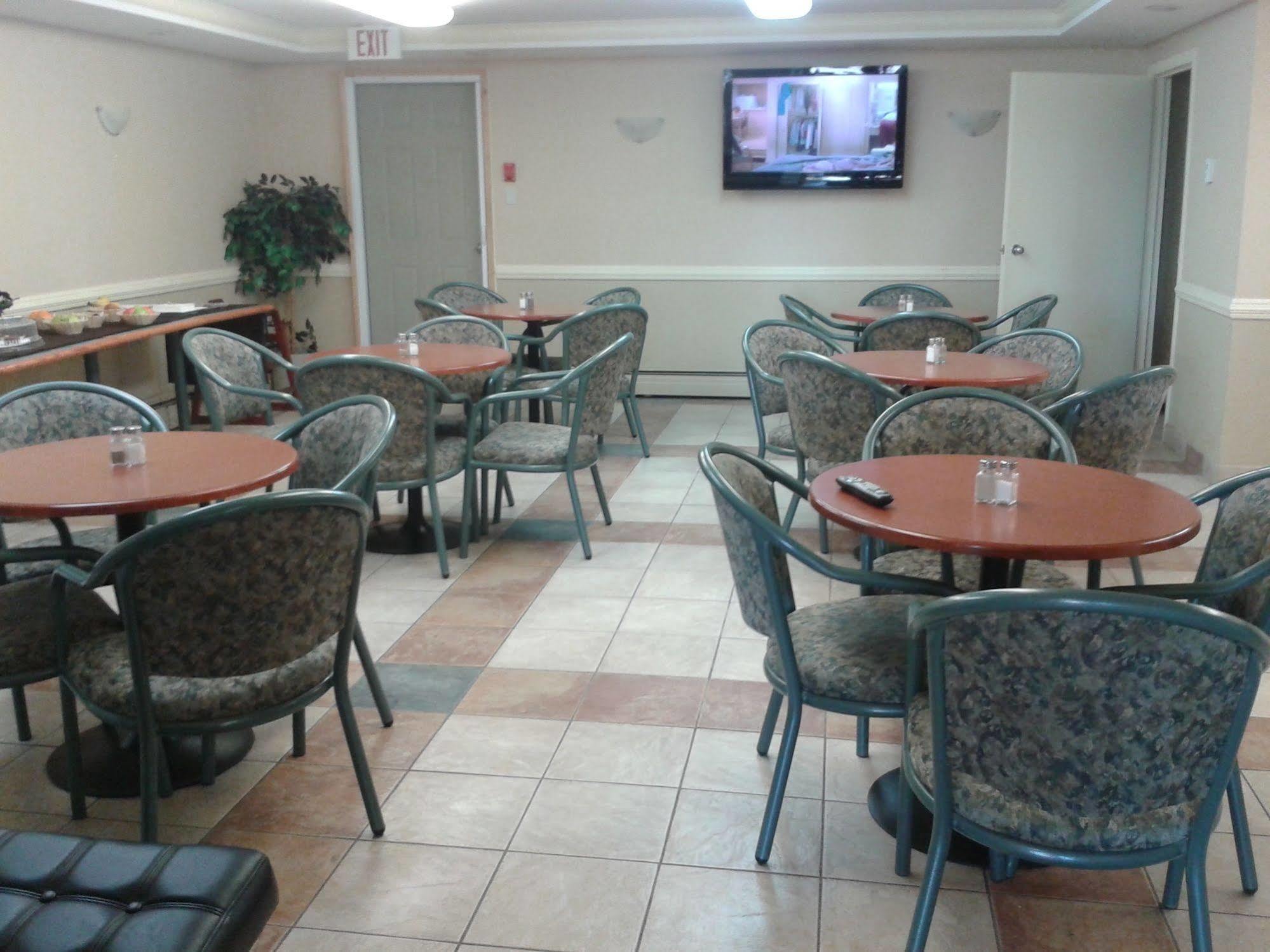 Stampeder Inn Ponoka Екстериор снимка