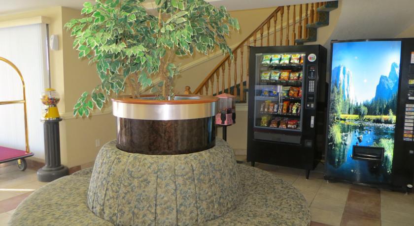 Stampeder Inn Ponoka Екстериор снимка
